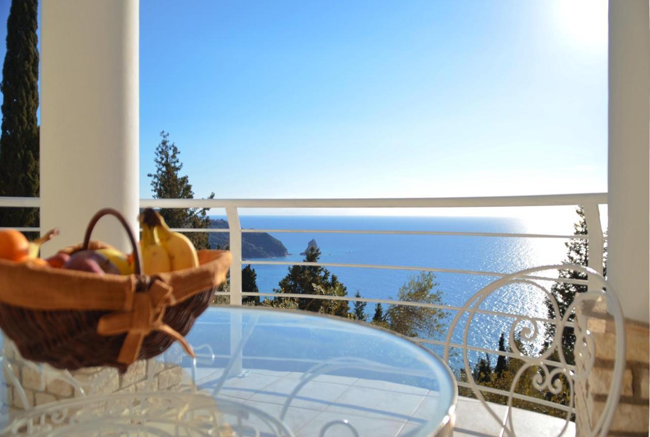 Villa Alibertini Agios Gordios  Extérieur photo