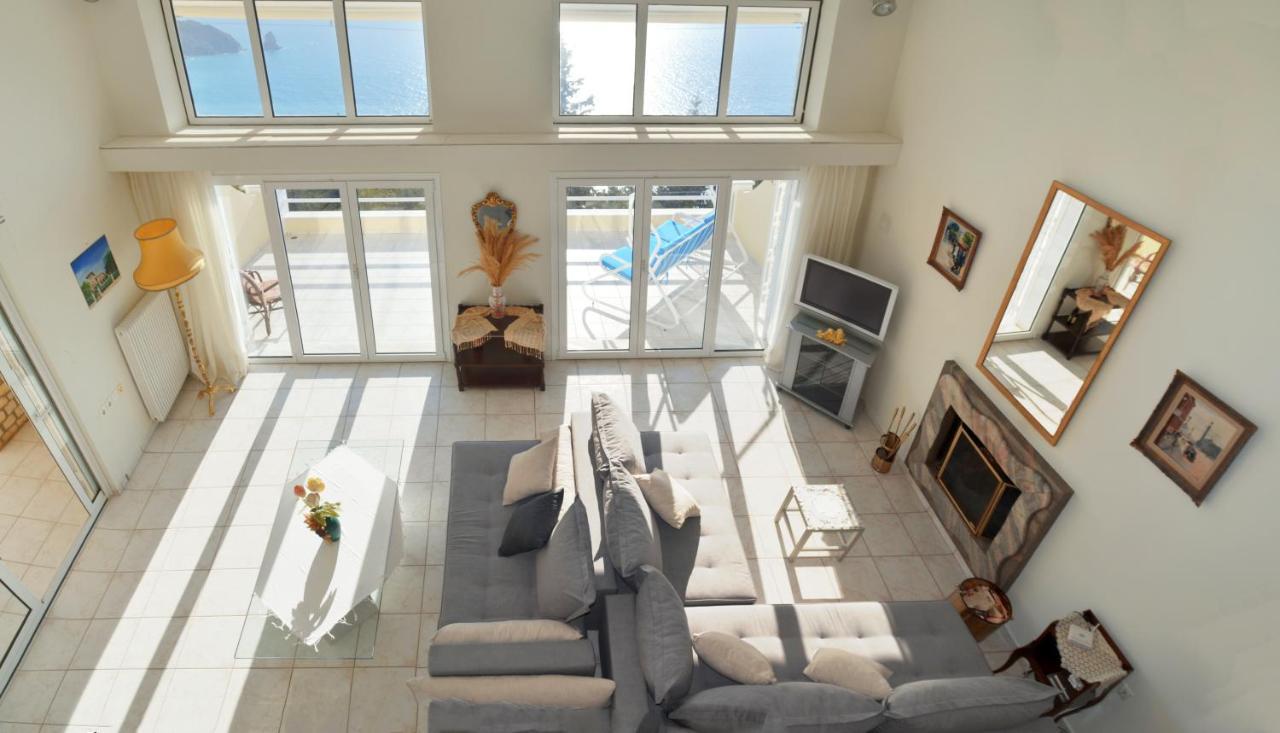 Villa Alibertini Agios Gordios  Extérieur photo