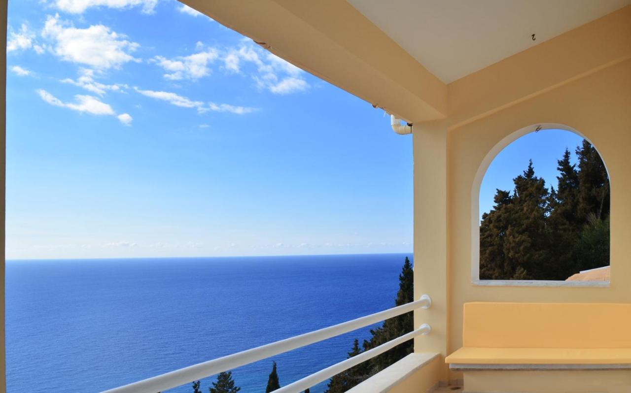 Villa Alibertini Agios Gordios  Extérieur photo