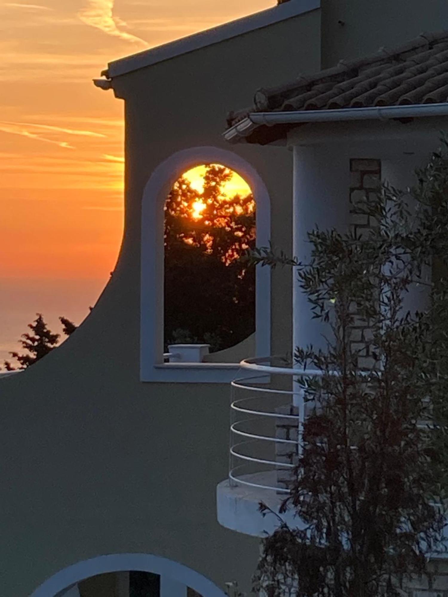 Villa Alibertini Agios Gordios  Extérieur photo